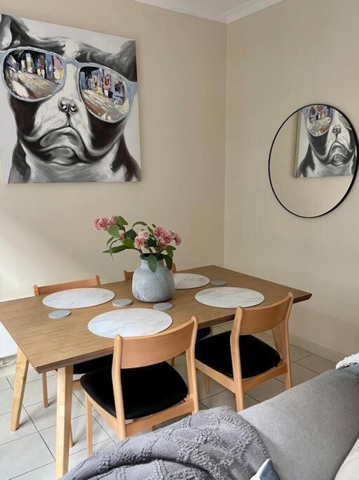 Morgan Place - Central Melbourne Cbd Apartment On Flinders Lane Late Check-Out, Complimentary Welcome Hamper מראה חיצוני תמונה