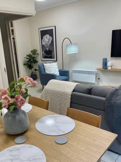 Morgan Place - Central Melbourne Cbd Apartment On Flinders Lane Late Check-Out, Complimentary Welcome Hamper מראה חיצוני תמונה