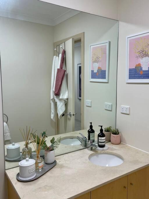 Morgan Place - Central Melbourne Cbd Apartment On Flinders Lane Late Check-Out, Complimentary Welcome Hamper מראה חיצוני תמונה
